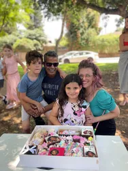 מארז מעוצב "עוגת גן" והפתעות